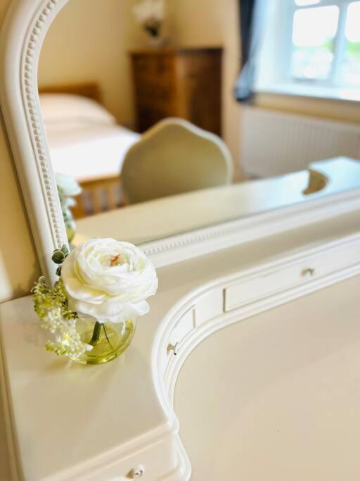 Hillcrest Lodge, Private Apartment On Lough Corrib, Oughterard Galway Ngoại thất bức ảnh